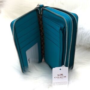 NWT Coach TEAL Two Compartment Zip Wallet Wristlet